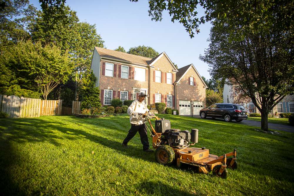 Average time to mow a lawn hot sale